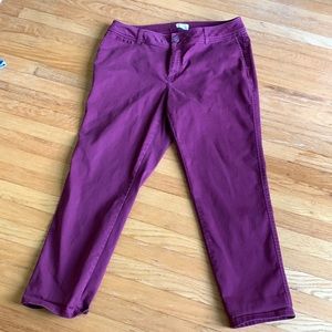 Market and spruce women’s chinos in burgundy color size 16w good used condition